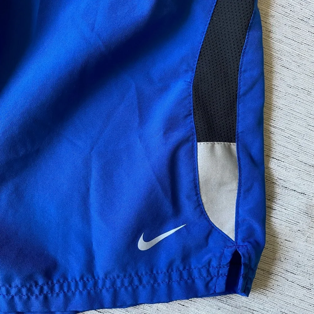 Nike Youth Boys XL Royal Blue Athletic Shorts with Black Side Panels